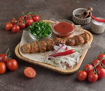 Люля-кебаб с зеленью в лаваше