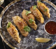 Гёдза с креветками и овощами