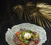 Салат Зеленый с телятиной, болгарским перцем и черри