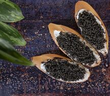 Тапас с черной икрой