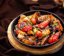 Жаркое из куриного филе с овощами