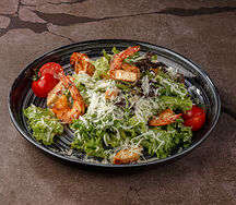 Салат Цезарь с креветками