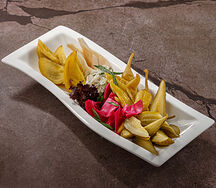 Тарелка с разносолами