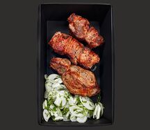 Шея домашней свинины на мангале 