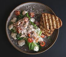 Цезарь с курицей