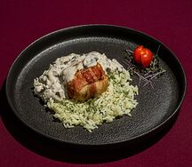 Куриные медальоны с грибным соусом