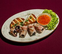 Чернослив в беконе