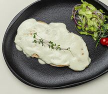 Куриное филе с тыквенным соусом