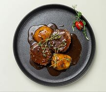 Шея ягненка в пикантно-пивном соусе