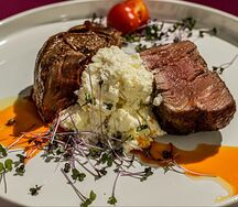 Филе-миньон по-сербски