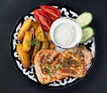 Курица отбивная с гарниром