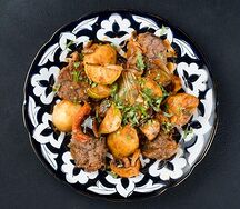 Жаровня с мясом, грибами и овощами