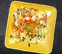 Салат с кальмаром