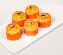 Ролл Лосось Биг с тигровой креветкой