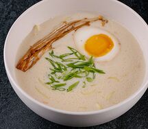 Сырный суп с яичной лапшой