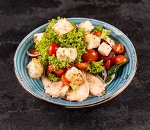 Салат с томленым куриным филе