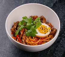 Яичная лапша со сладкой говядиной