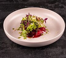 Карпаччо из печеной свеклы со страчателлой