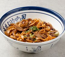 Лапша с говядиной в соусе шао