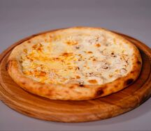 Пицца Сырная с курицей и грибами
