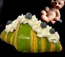 Круассан с сырным кремом