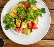 Салат с хрустящими баклажанами