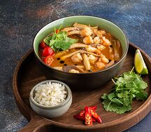 Том ям с креветками и кальмаром 