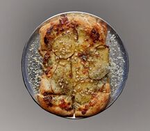 Пицца Груша с голубым сыром