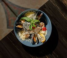 Паста неро с морепродуктами