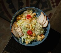 Цезарь с куриным филе