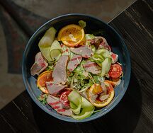 Салат с утиной грудкой