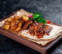 Шашлык из маринованного в травах бедра цыпленка