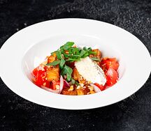 Салат с хрустящими баклажанами