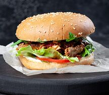 Бургер с рваной свининой