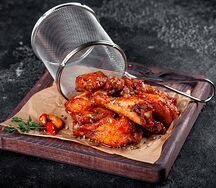 Куриные крылья с соусом чили свит