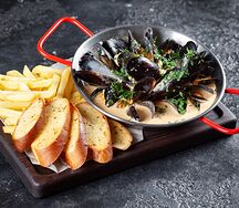 Мидии в соусе сливочный чили