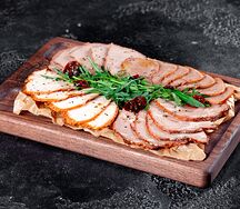 Ассорти мясных копченостей из собственной коптильни