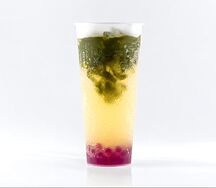 Матча-тоник с джус-боллами 