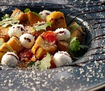 Салат с теплым баклажаном