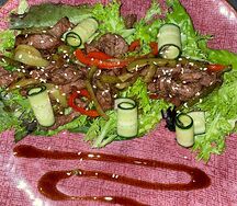 Теплый салат с говяжьей вырезкой