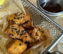 Куриные кусочки терияки с кунжутом