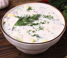 Окрошка с говядиной и курицей на кефире