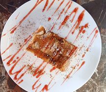 Шарлотка с яблоком и корицей