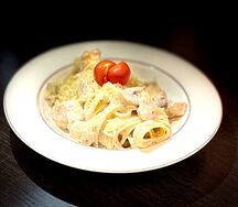 Паста с курицей и грибами