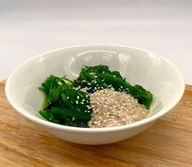 Салат Чука с ореховым соусом