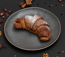 Круассан со сгущёнкой