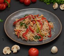 Фунчоза с курицей и овощами