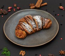 Круассан с шоколадом