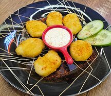 Наггетсы и фирменный соус