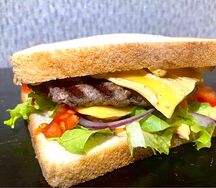 Сэндвич с говяжьей котлетой и сыром